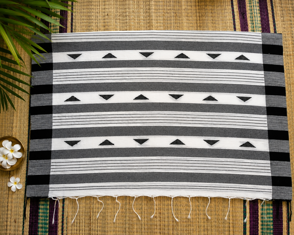 Cream Monochrome Bhujodi Handloom Cotton