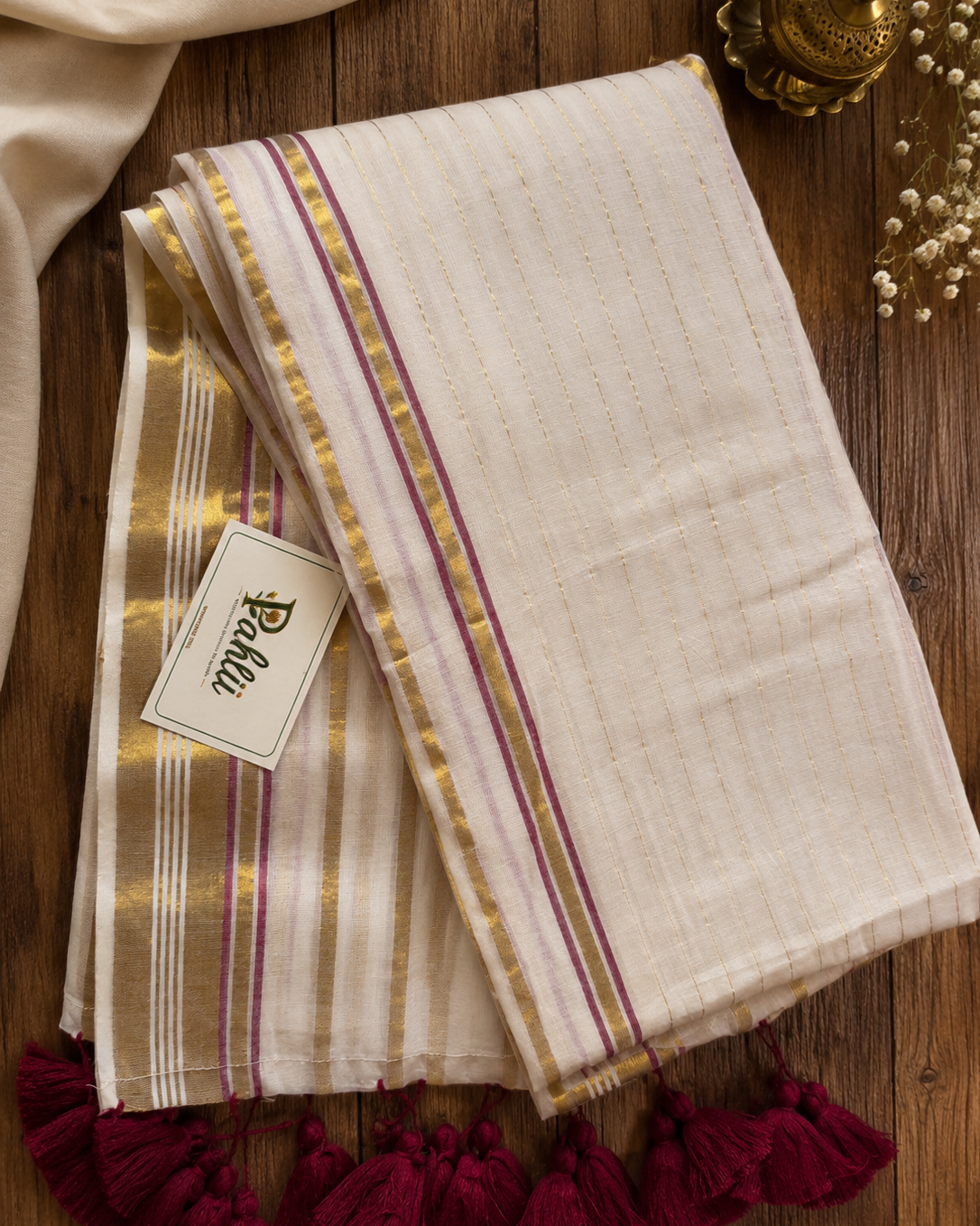 Ivory Grace Handloom Mul Cotton Saree